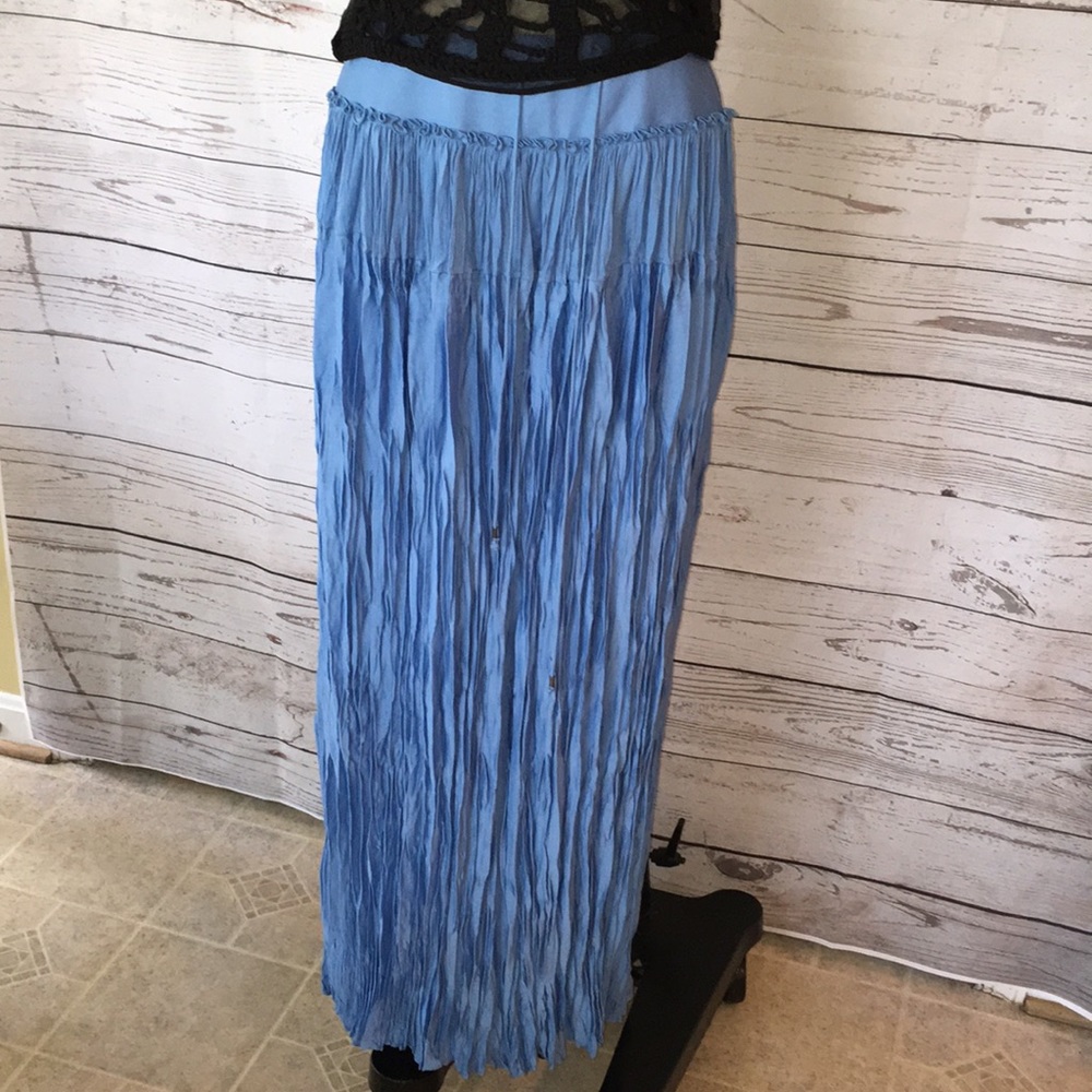 Elie Tahari NWT canal blue crinkle type skirt